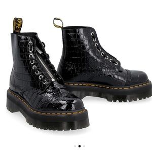 Black platform crocodile Dr. Martens